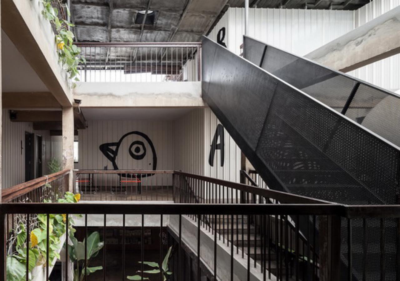 Hostel Thunder Bird *